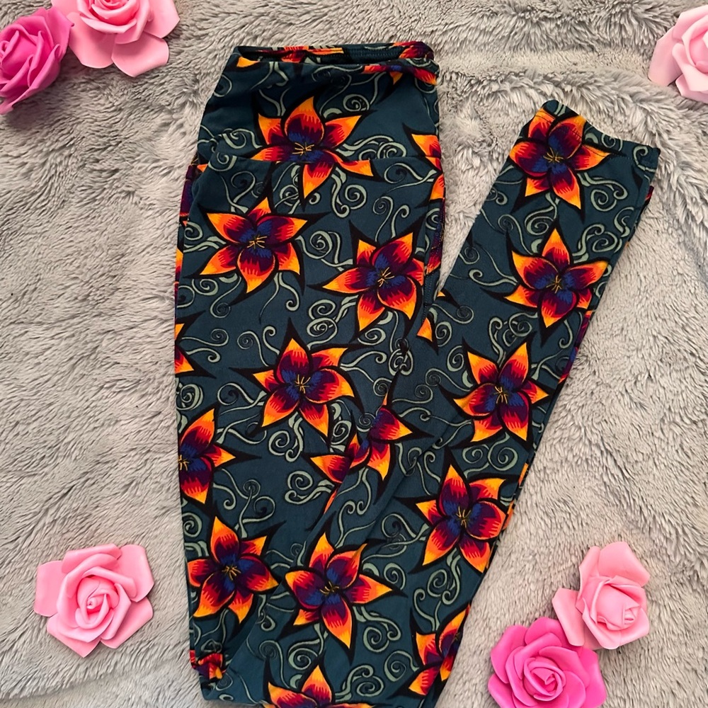 LuLaRoe Flower OneSize Leggings